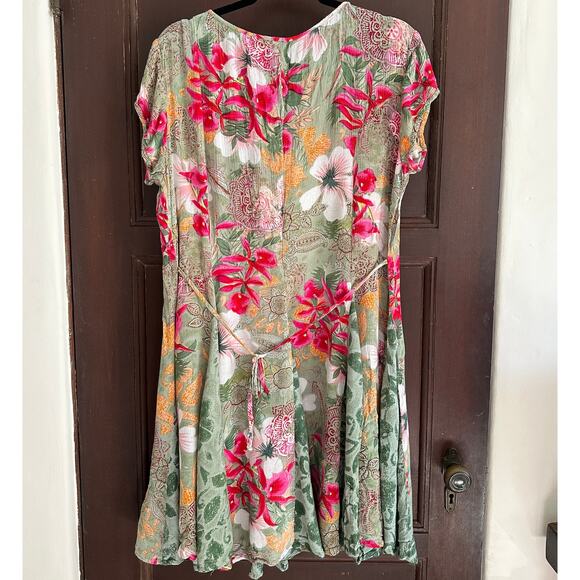 BILA of California | Floral Short Sleeve Tie Back Dress | Size Medium - Picture 2 of 4